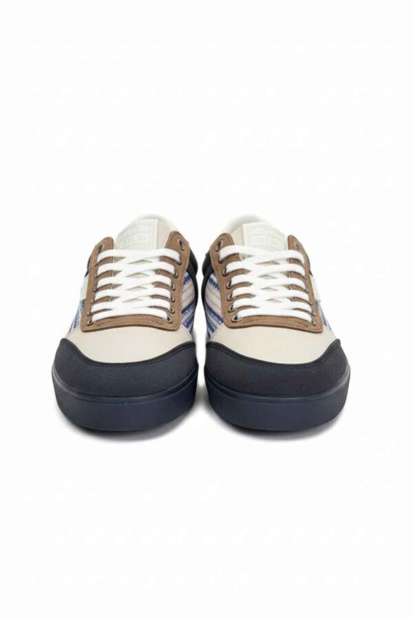 replicate-prediction-qwj8r4c211rm80cs2fk82wcem0_8_11zon